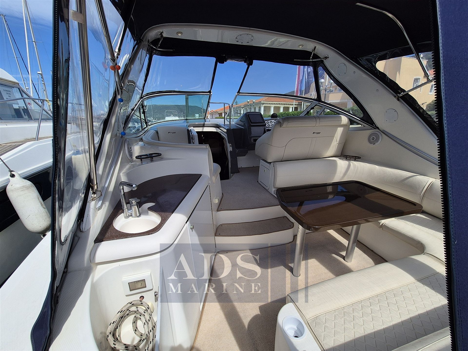 Cruiser Yachts 340 Express - 2005