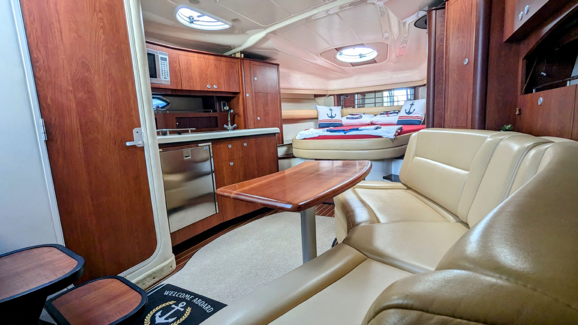 Monterey 330 SPORT YACHT - 2006