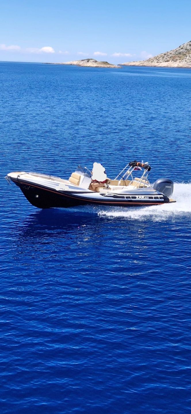 ZAR FORMENTI 65  YAMAHA F200XCB - KOT NOV SAMO 79UR - 2024