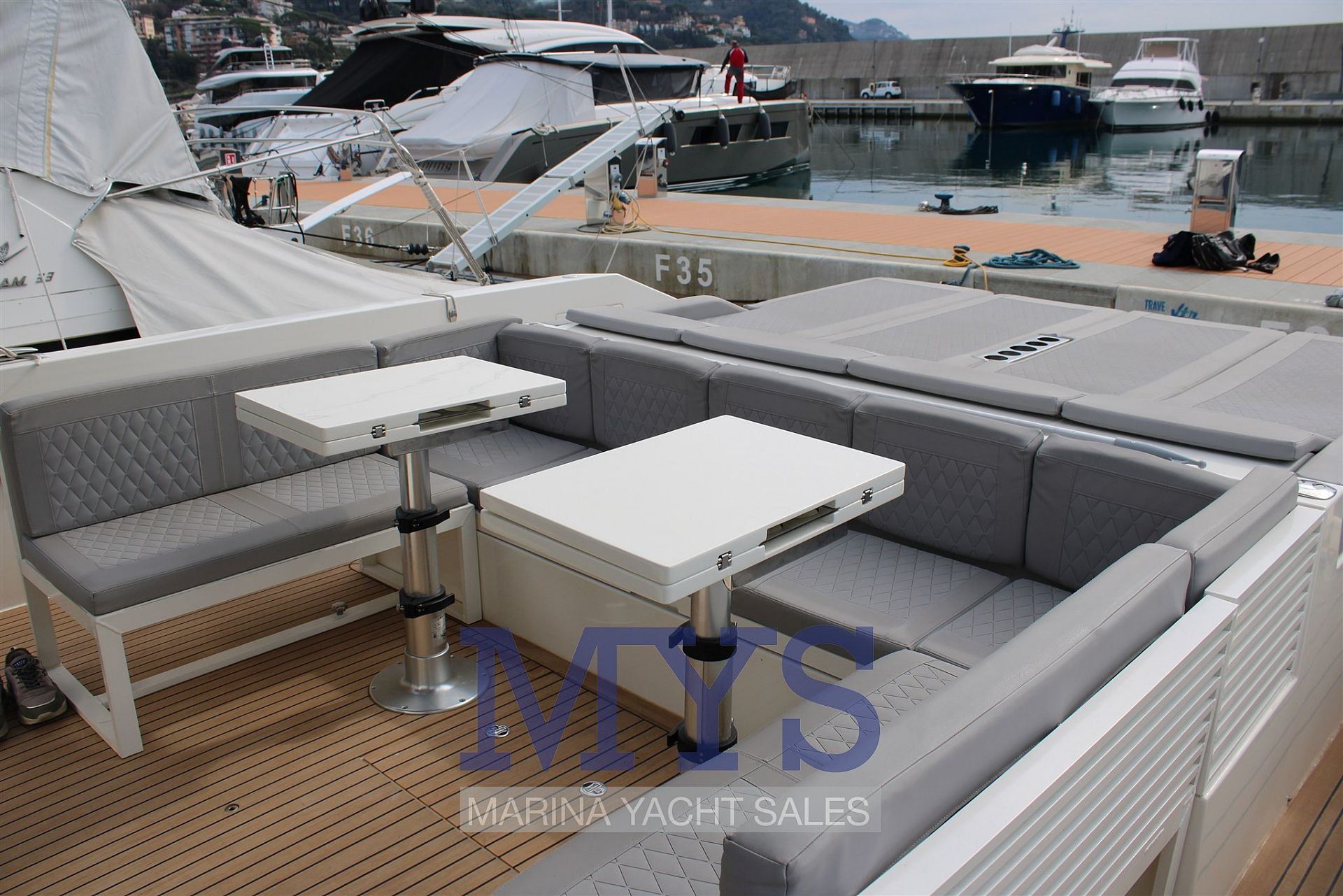 De Antonio Yachts D42 Open - 2022