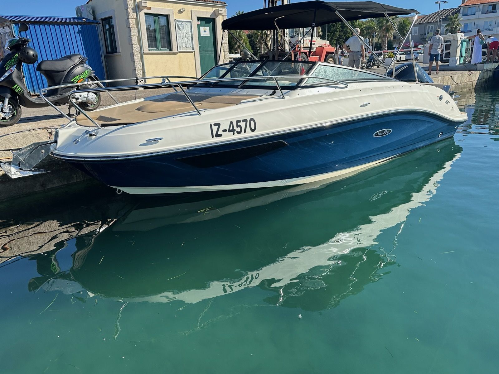 Sea Ray SUN SPORT 230 OB- OD... - 2021 - for sale: 79600.-EUR