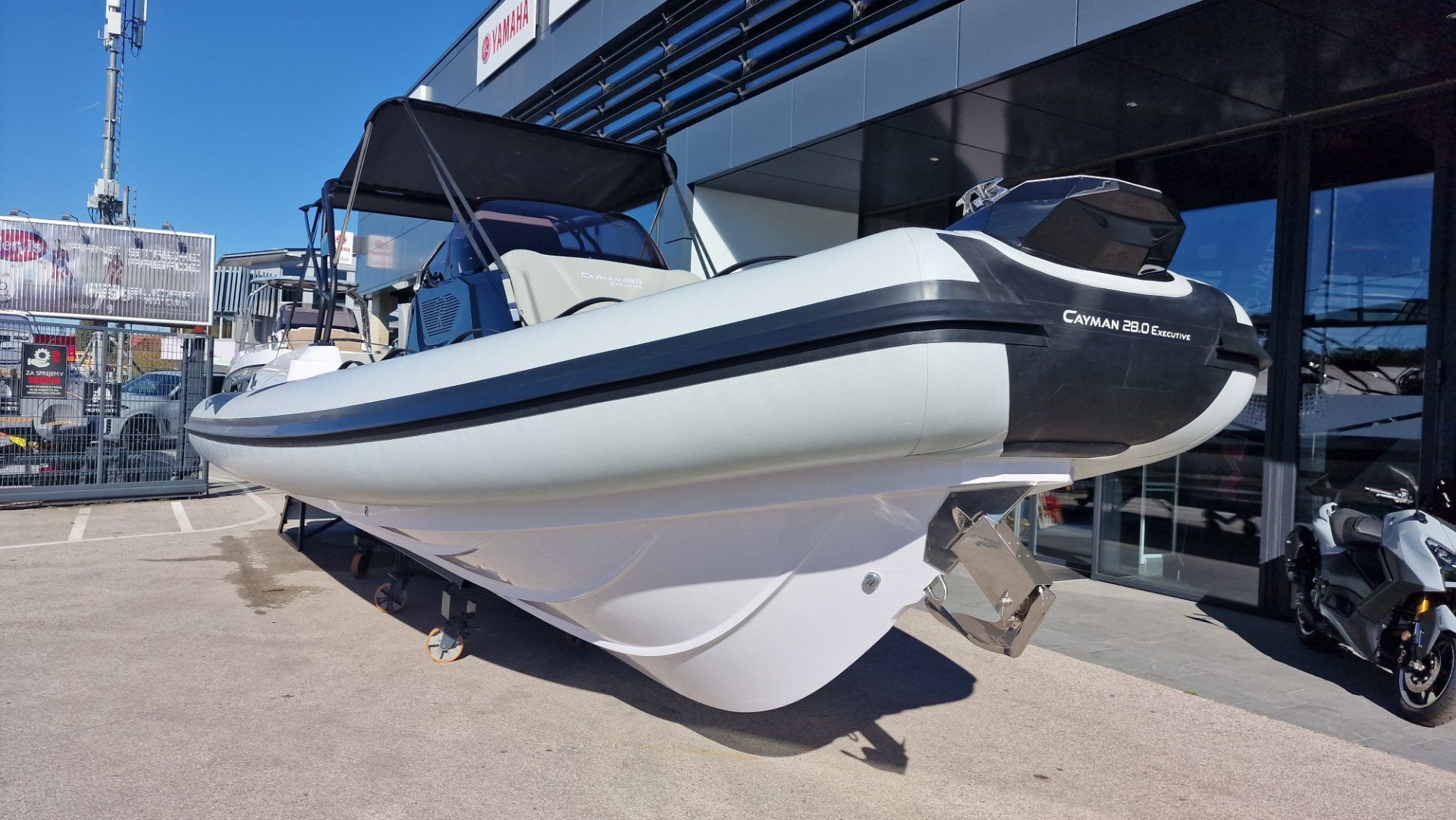 Ranieri International Cayman 28.0 Executive z 2x YAMAHA F200 - 2026