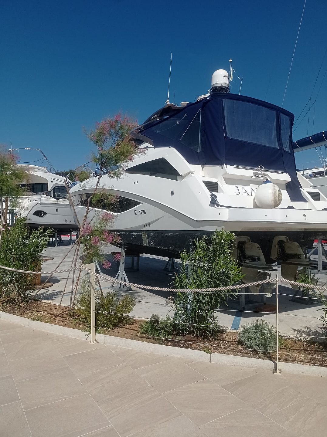 Galeon 385HTS - 2012 - for sale: 269000.-EUR