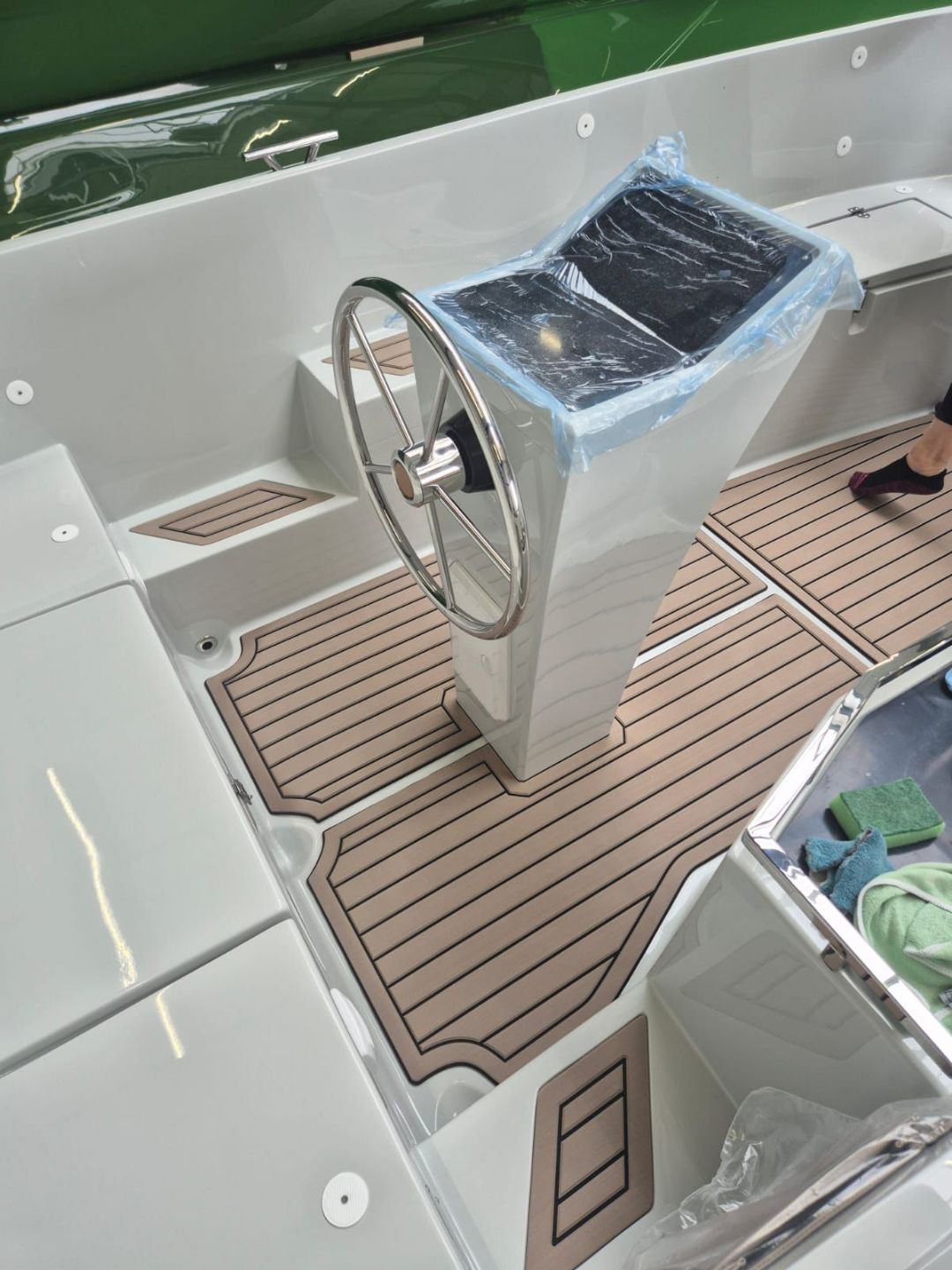 Silver Yacht 655 tender - 2026