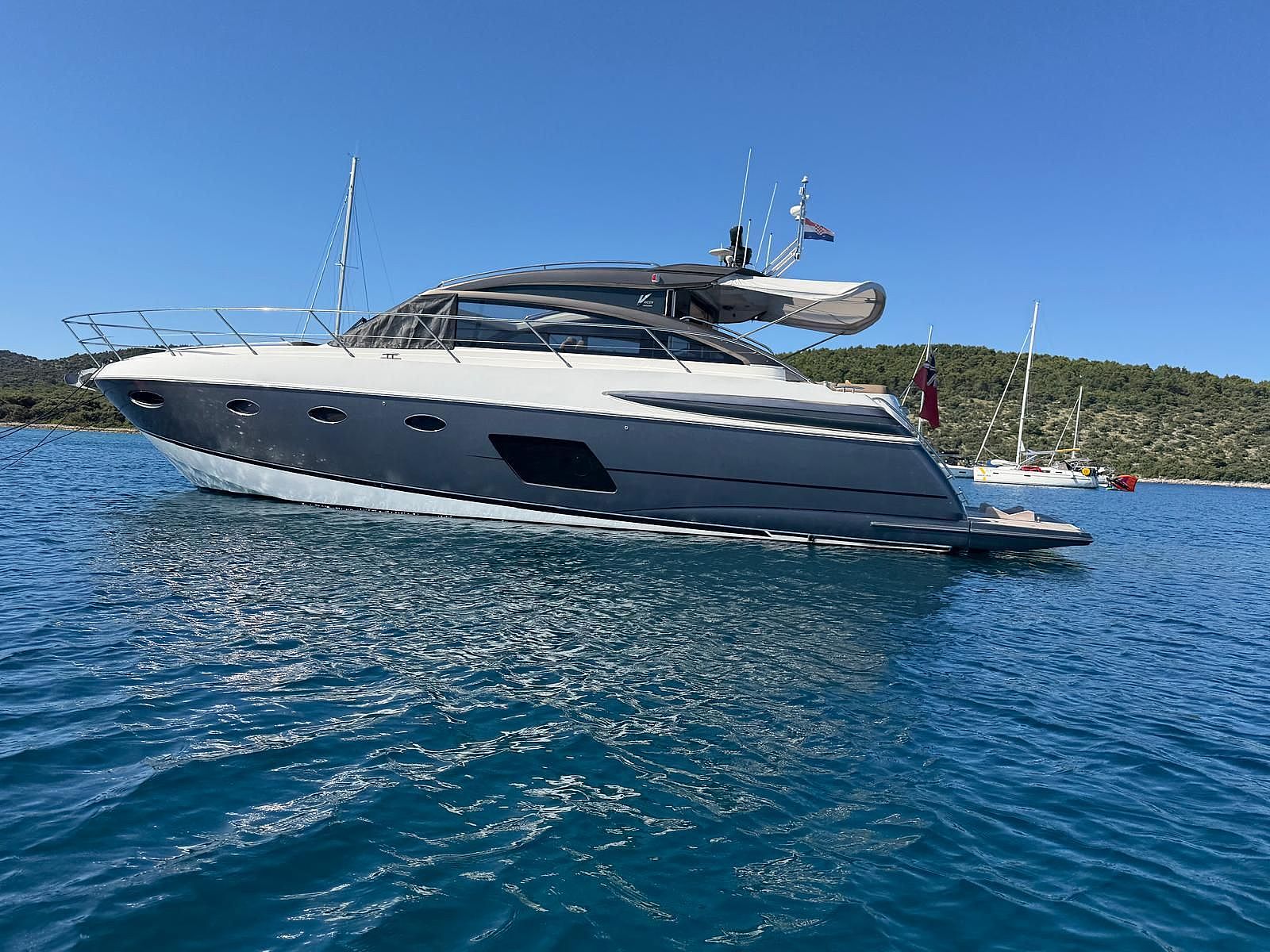 Princess V52 - 2013 - for sale: 550000.-EUR