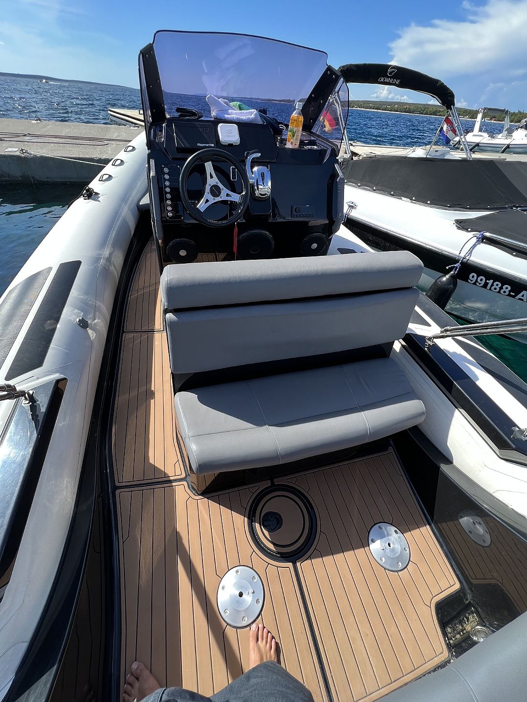 Brig Eagle 8   SUZUKI 300 DF 300 APX - 2021