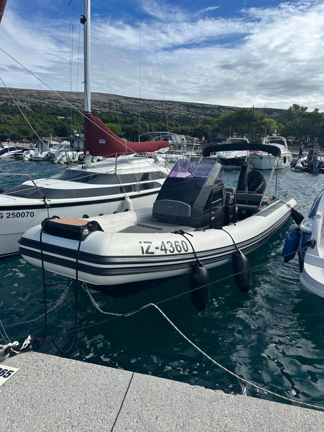 Brig Eagle 8 + SUZUKI 300 DF 300 APX - 2021