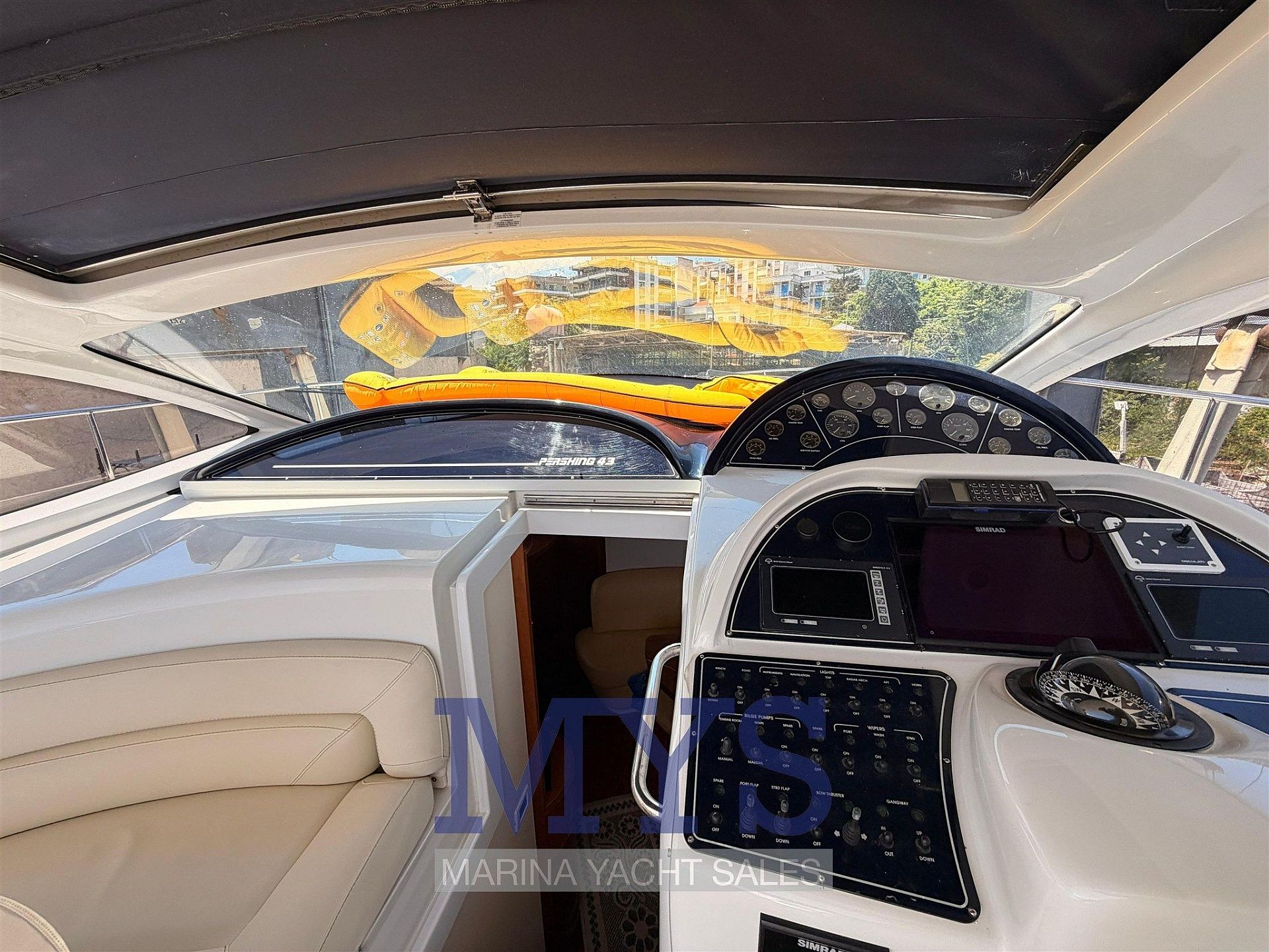 Pershing 43 - 2003 - for sale: 279000.-EUR