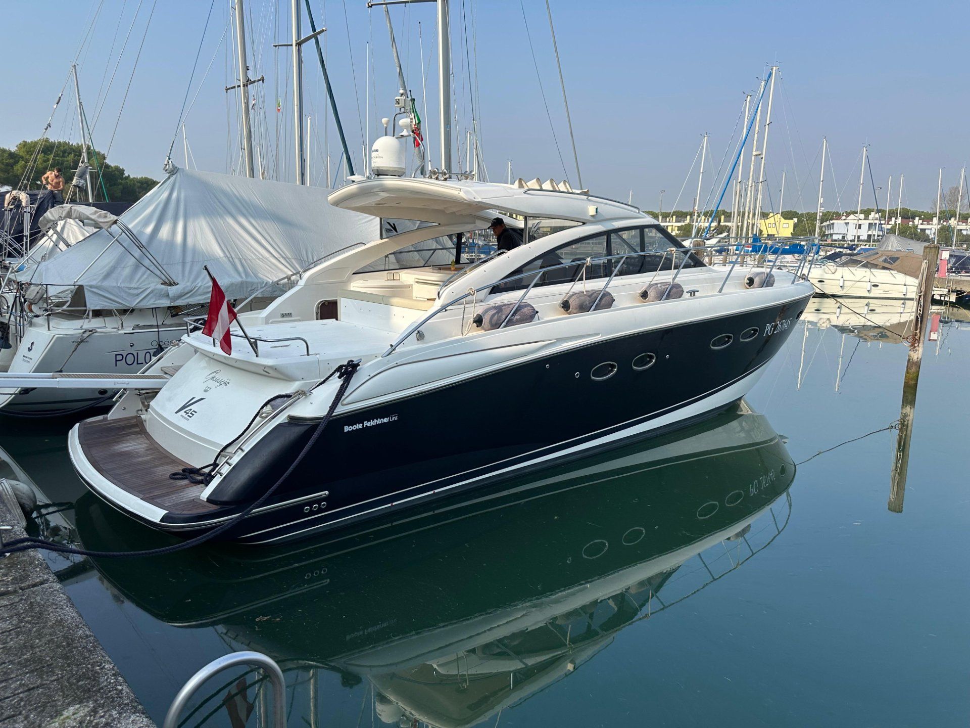 Princess V45 - 2012 - for sale: 379000.-EUR