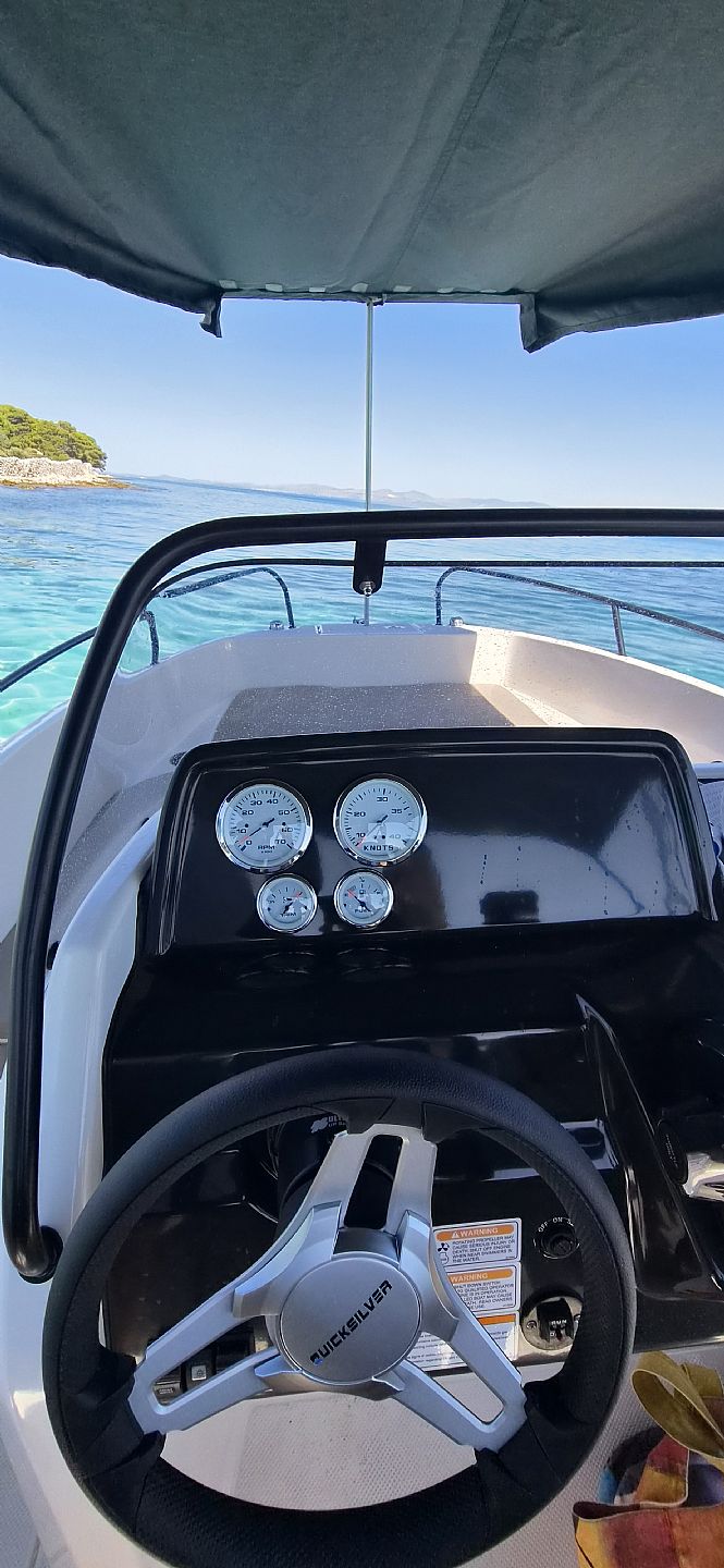 Quicksilver 555 open - 2026