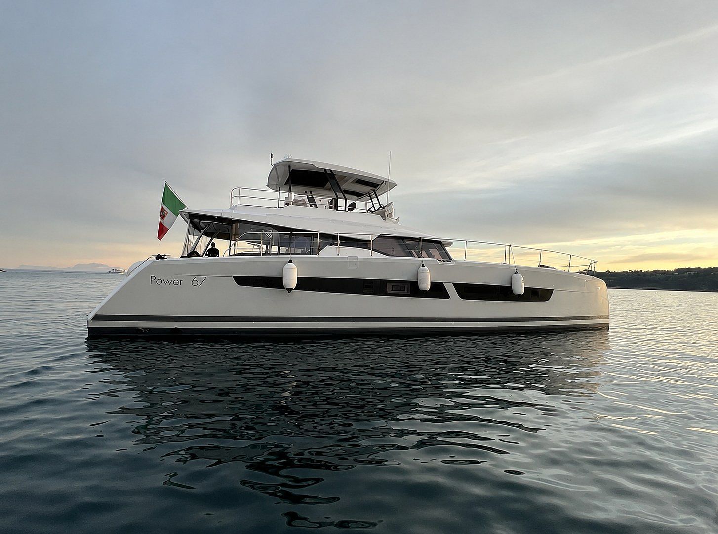 Fountaine Pajot Power 67 - 2022
