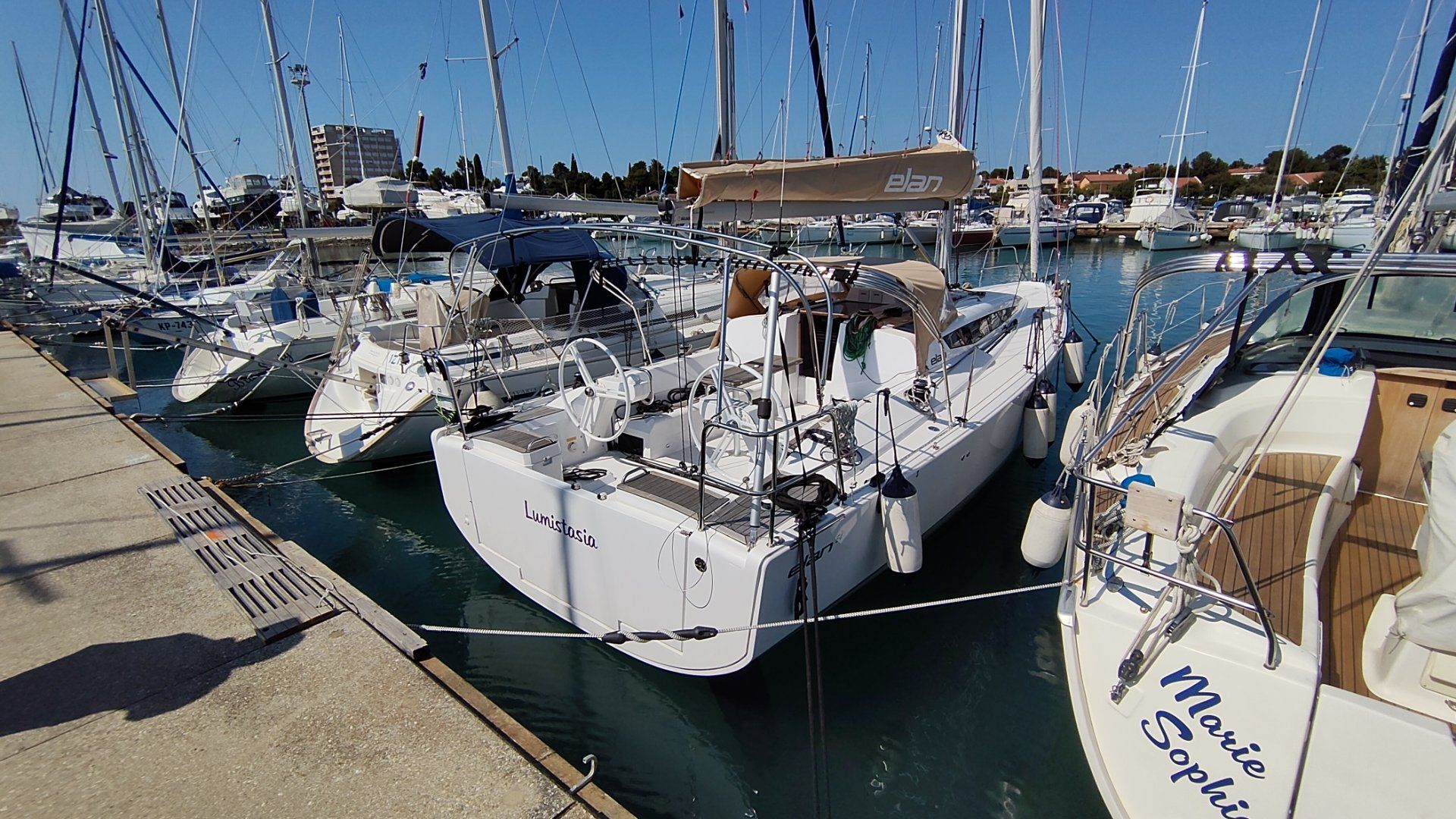 Elan E4 - Lastni�ka, kot NOVA, MOTOR - 40h - 2025