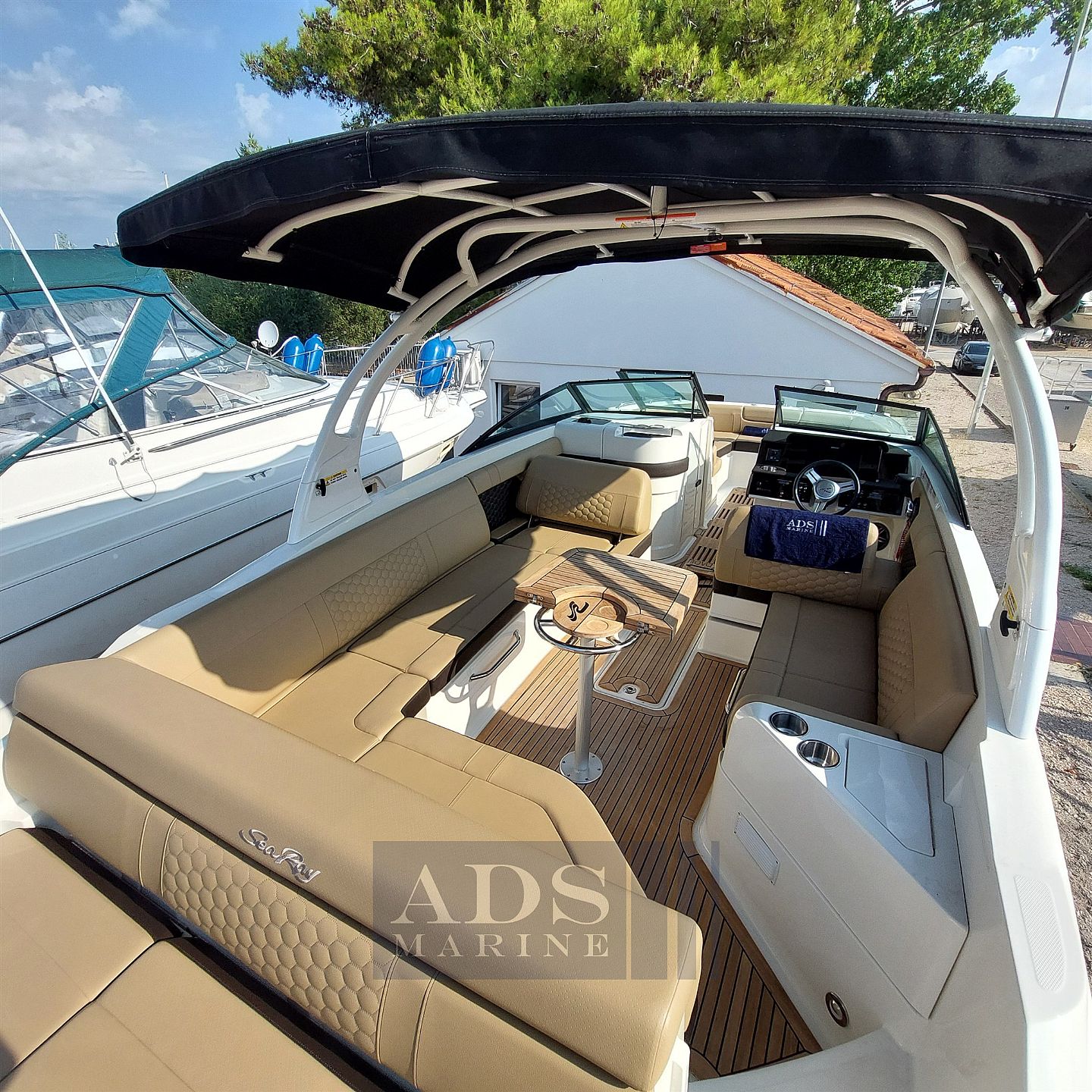 Sea Ray 270 SDX - 2022 - for sale: 119500.-EUR