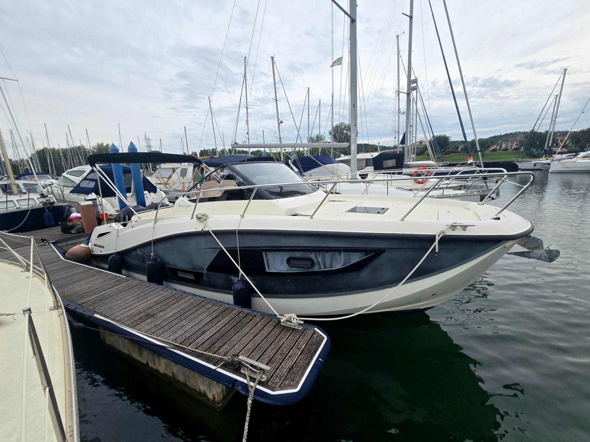 Quicksilver Activ 875 Sundeck - 2018 - for sale: 115000.-EUR