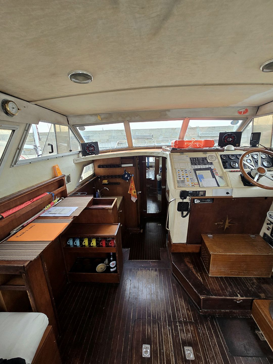 Fairline 32 Sedan Flybridge - 1983 - for sale: 17000.-EUR