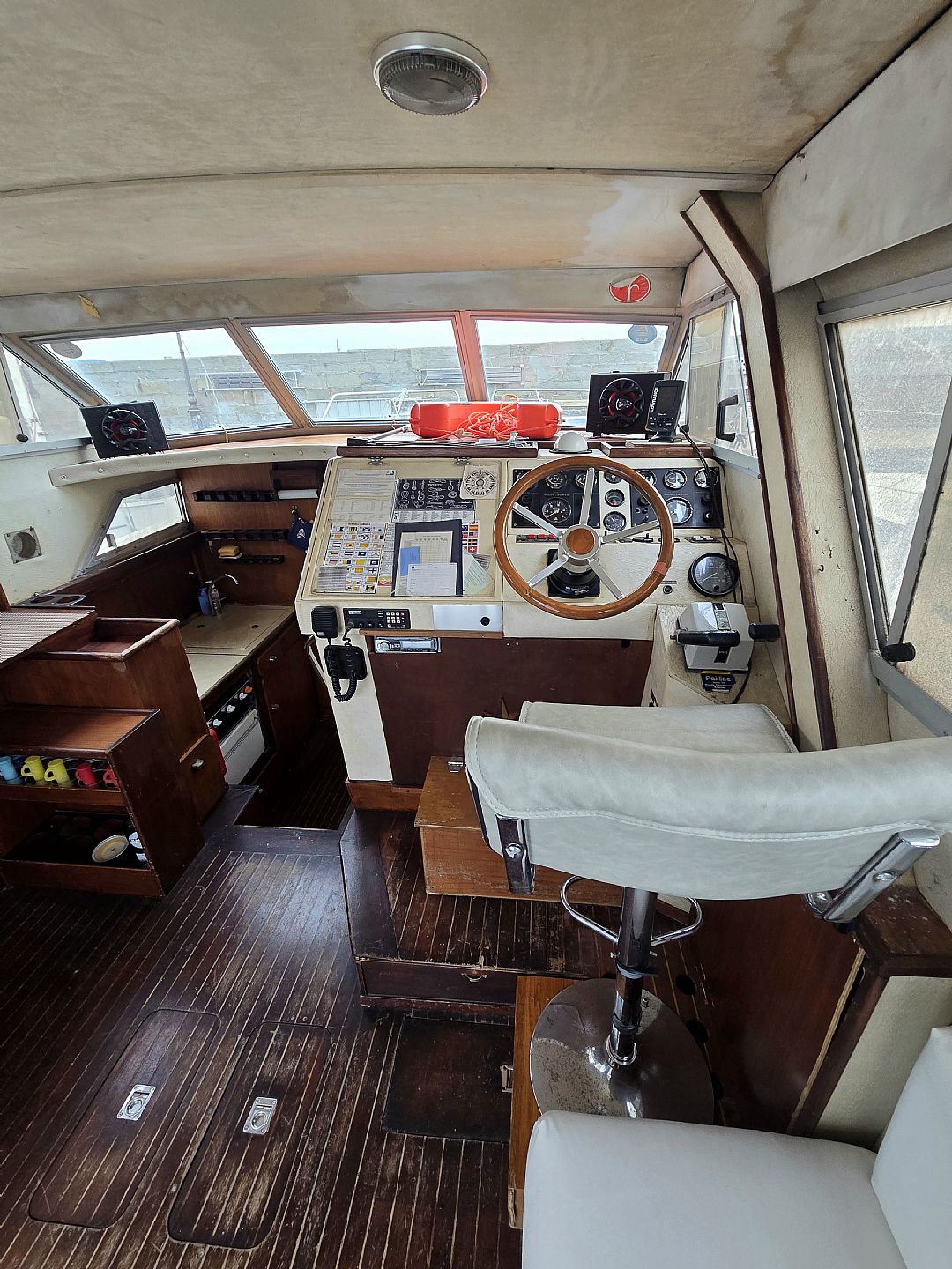 Fairline 32 Sedan Flybridge - 1983 - for sale: 17000.-EUR