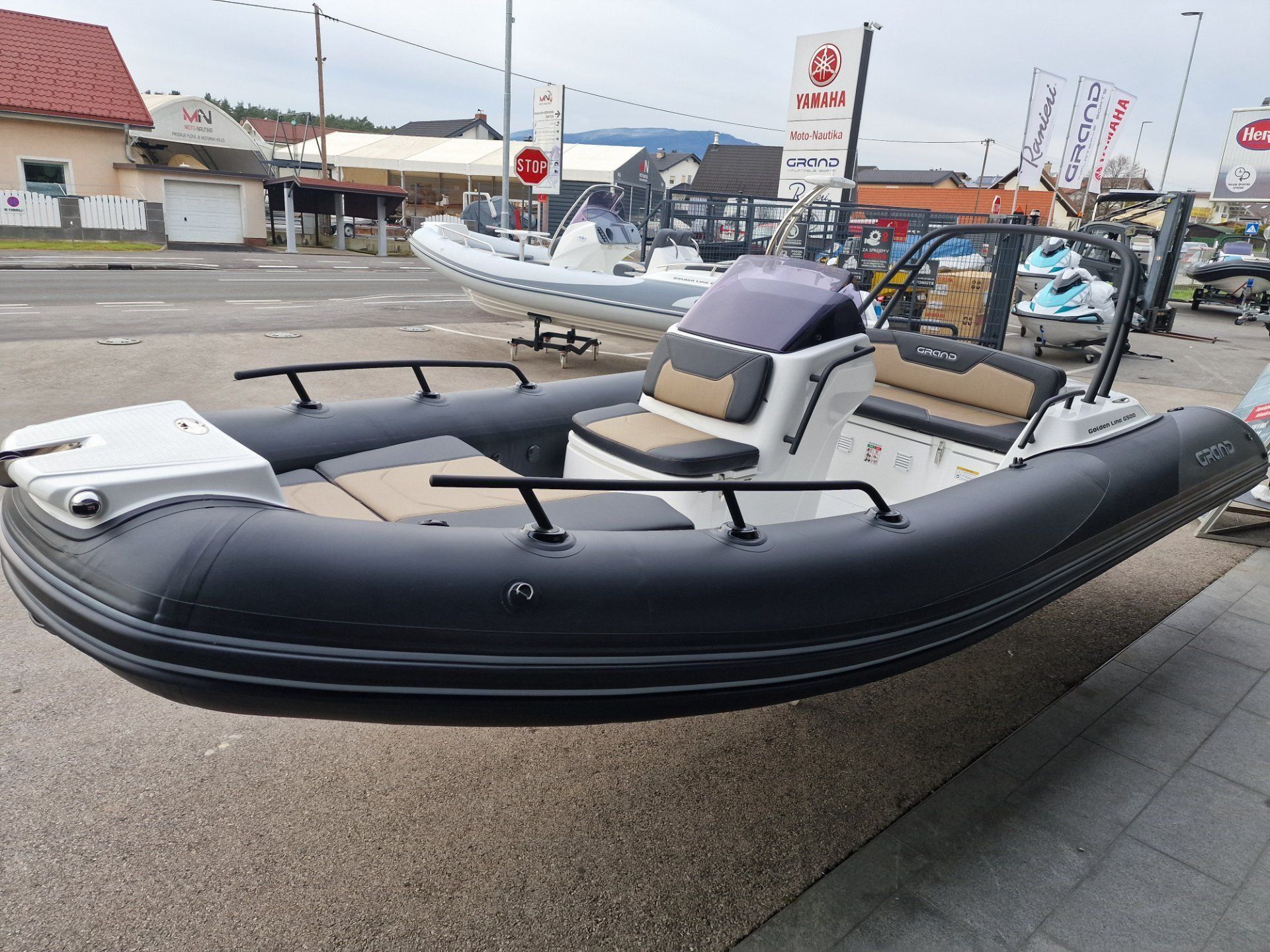 GRAND BOATS G500GLF PVC �RN - V PRIHODU - 2026