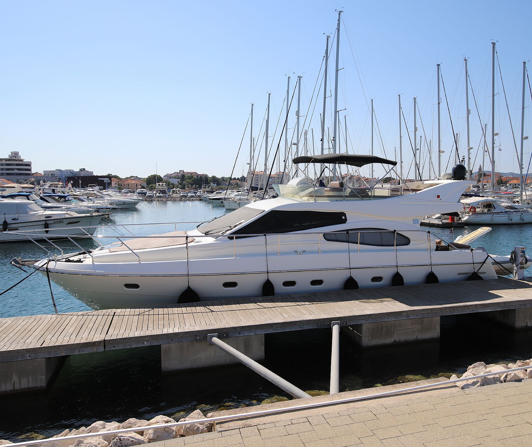 Ferretti 480 - 2003 - for sale: 310000.-EUR