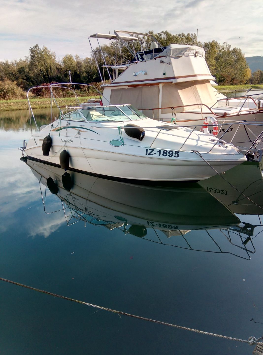 Rinker Fiestavee 266 - 1997 - for sale: 24000.-EUR