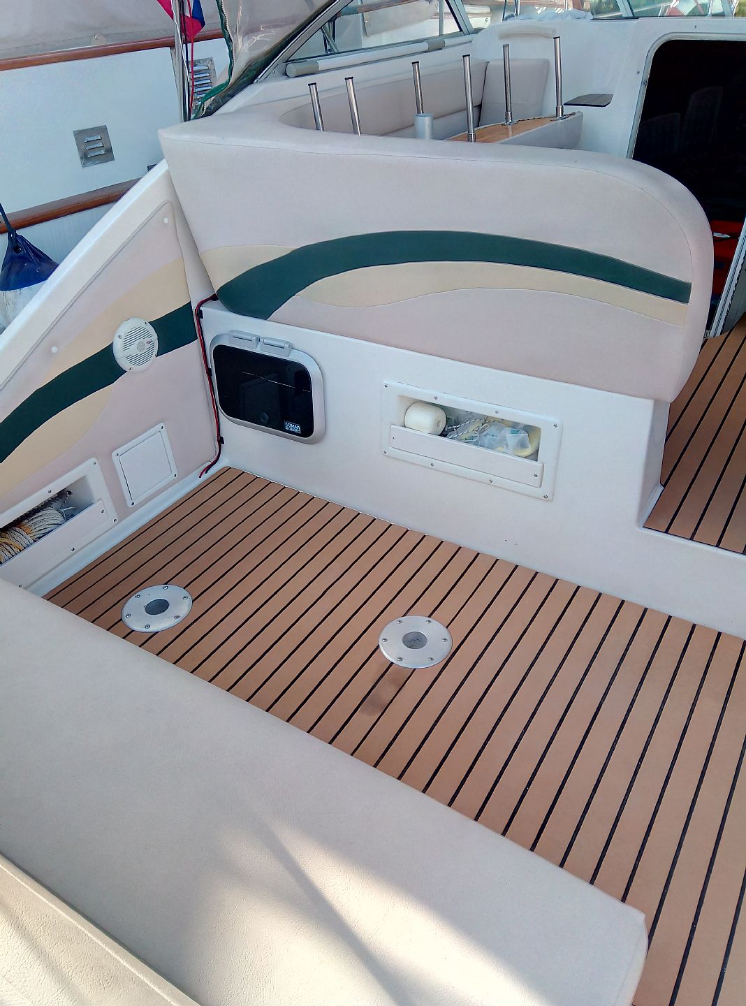 Rinker Fiestavee 266 - 1997 - for sale: 24000.-EUR
